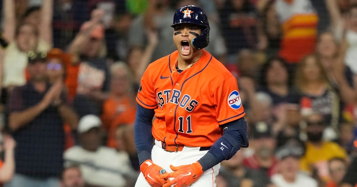 Yanier Diaz powers Houston Astros past Texas Rangers, pushing Houston into first