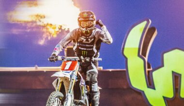 Defending champion Max Anstie (Yamaha) remains unbeaten in Calgary - Supercross