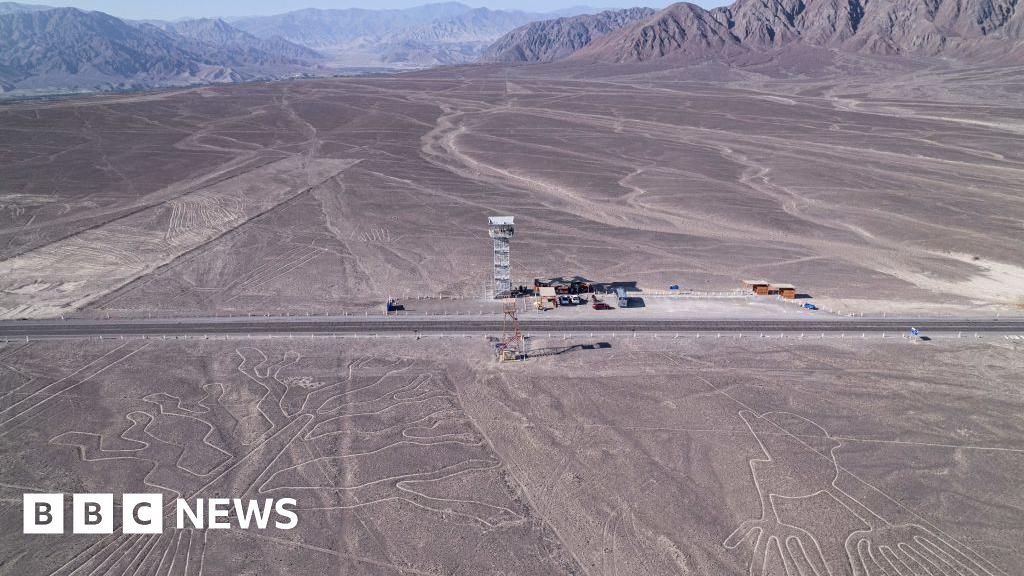 Tourist plane crashes in Peru, killing 13 on board - bbc.com