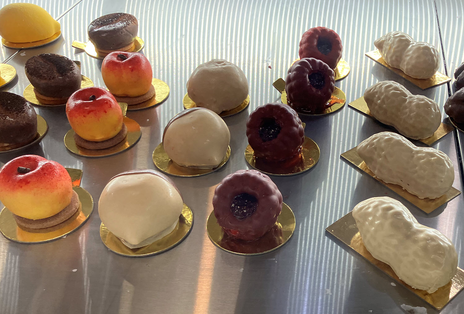 Quebec issues warning over pastries linked to Staphylococcus aureus