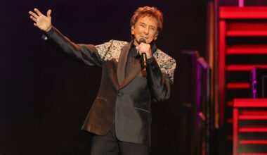 Barry Manilow Postpones Concert Right Before Showtime