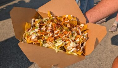 What food vendors are at the PNE Fair in Vancouver?
