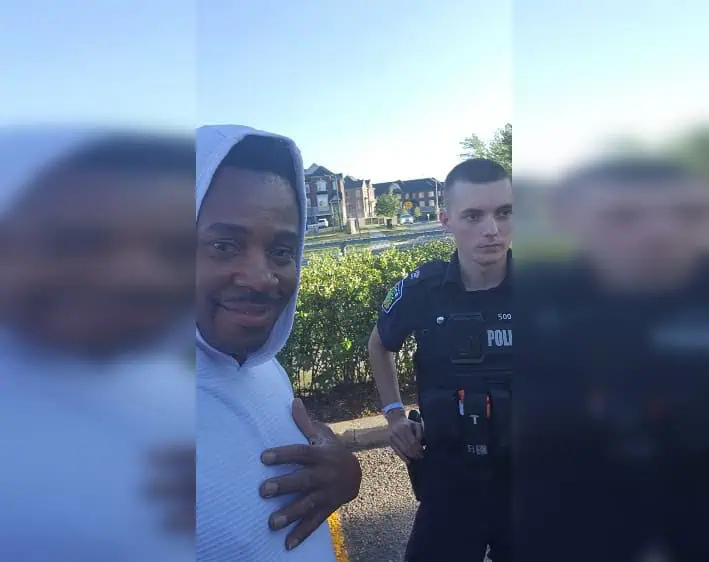 VIDEO: Man asks cop to box in Brampton - it's not illegal but it is 'unusual'
