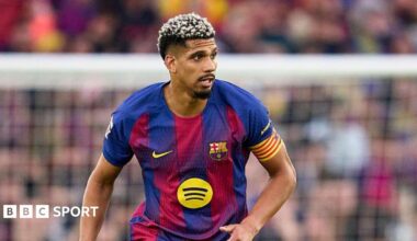 Ronald Araujo looks on while playing for Barcelona against Espanyol in April 2026