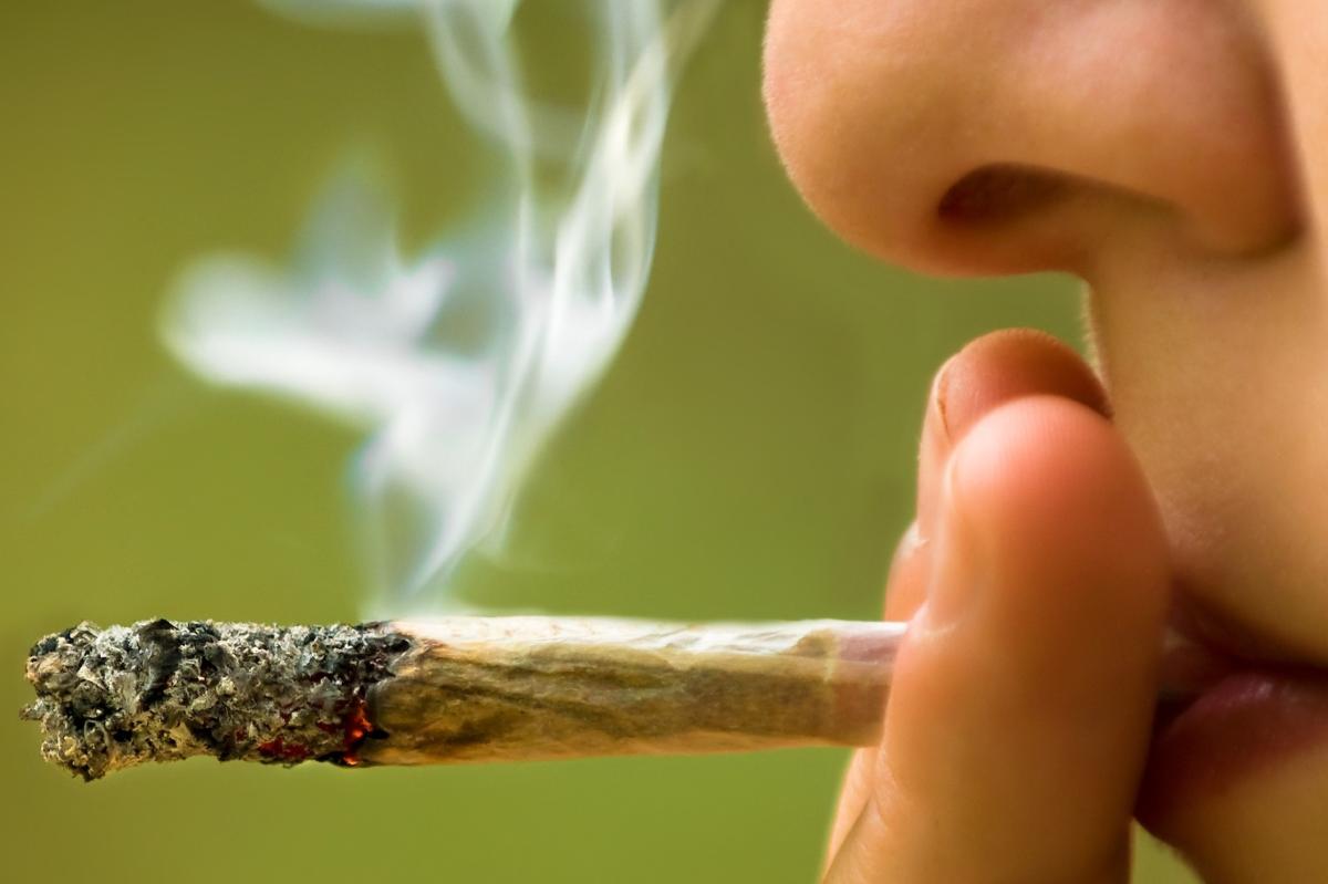 Teen gets life-threatening brain condition due to weed 'scromitting'