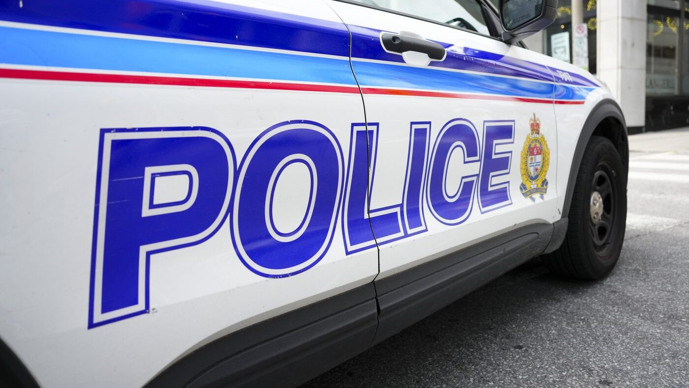 Man playing bagpipes on sidewalk stabbed in downtown
