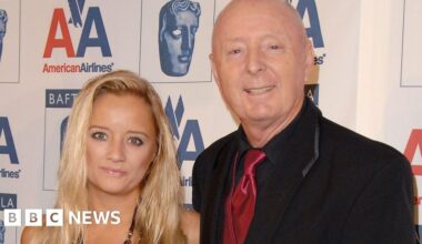 Jasper Carrott says family is 'so proud' of Lucy Davis after cancer diagnosis - BBC
