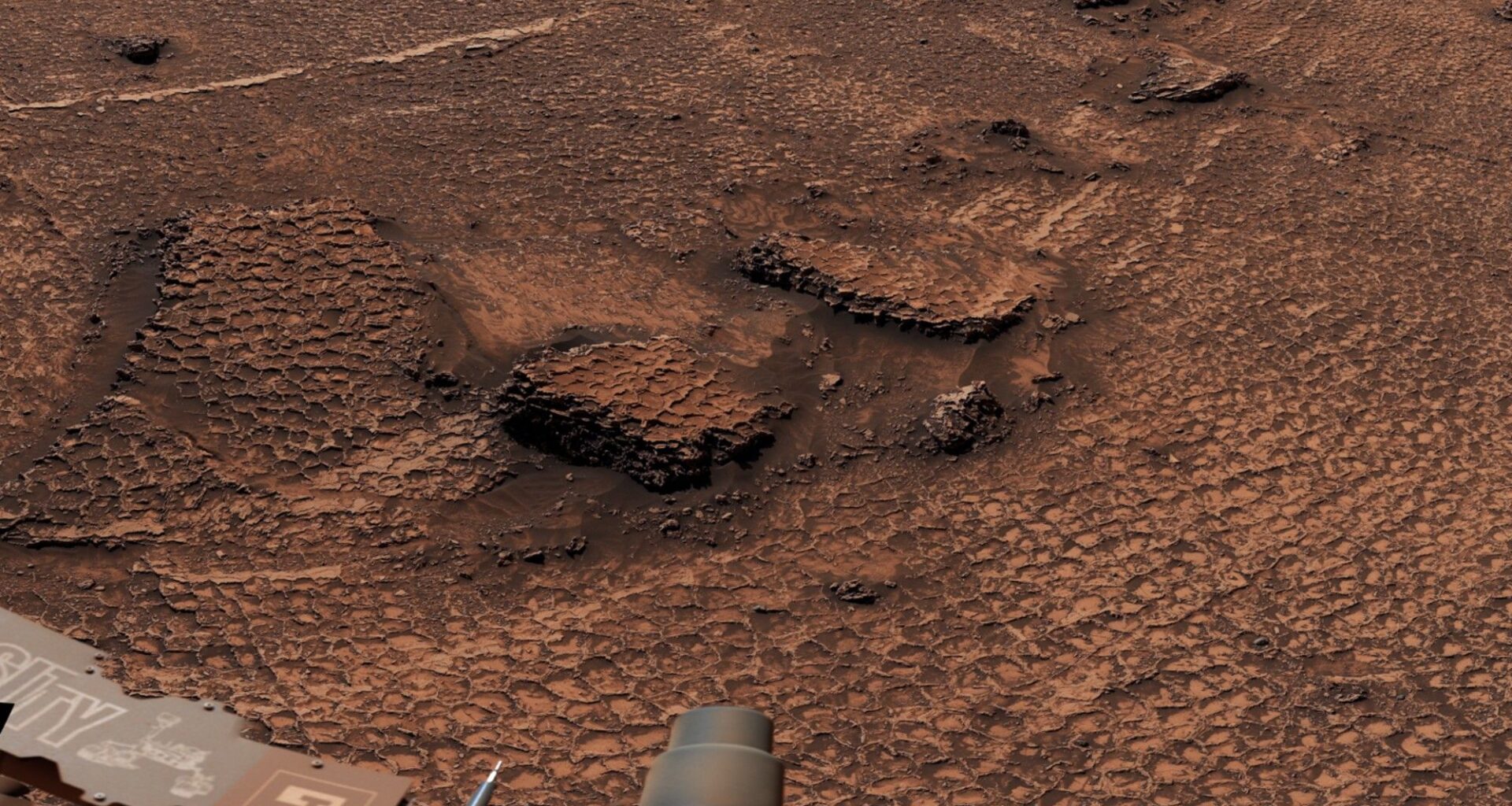 Curiosity rover spots mysterious honeycombs on Mars photo of the day for Aug. 5, 2026