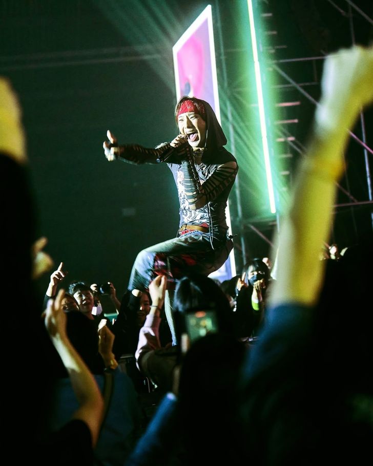 Vocalist sEODo of sEODo Band performs during 1901 Live Road at Sangsang Platform in Incheon's Jung District, March 28. Courtesy of sEODo BAND 