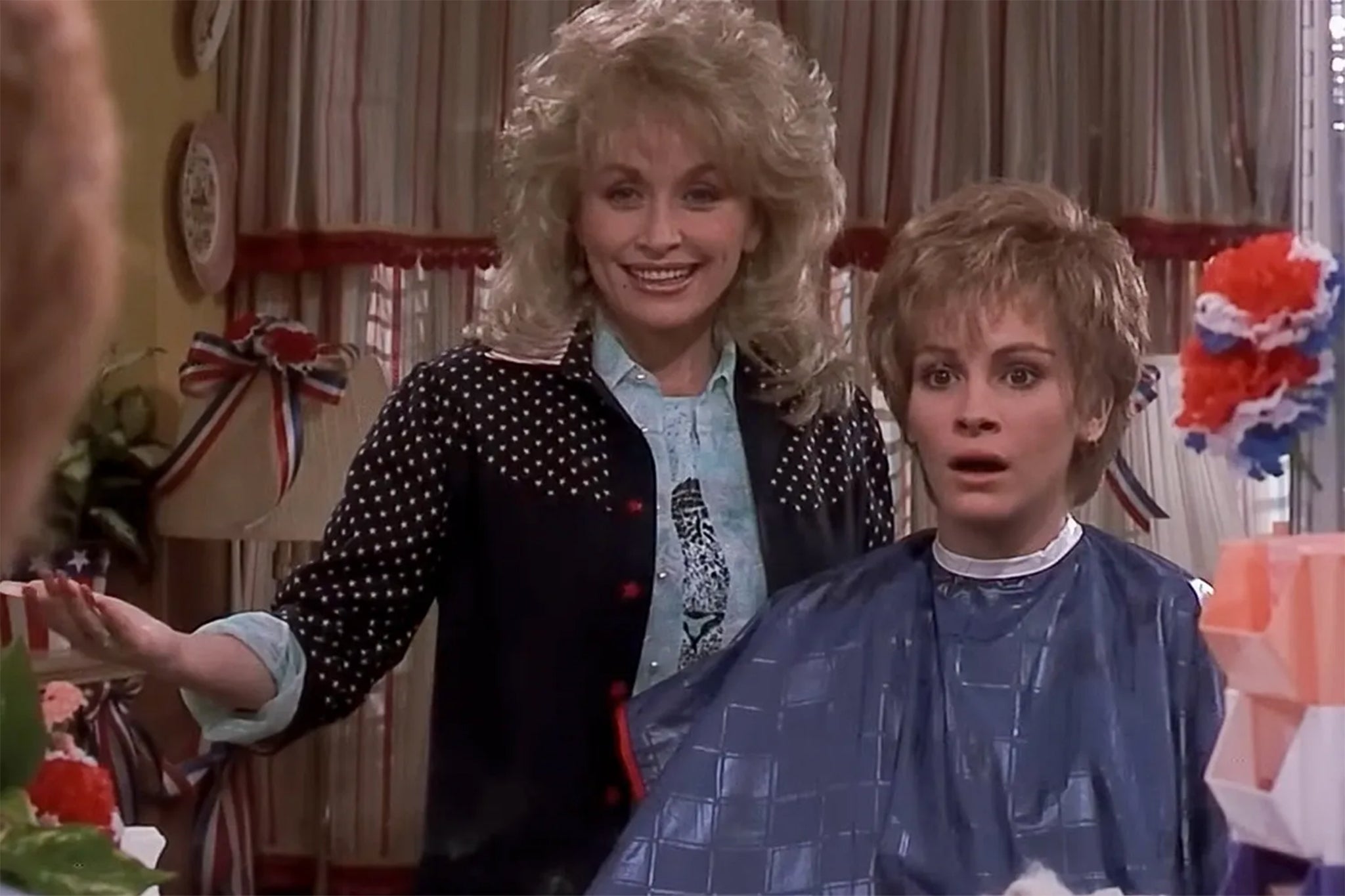 Julia Roberts and Dolly Parton in ‘Steel Magnolias’