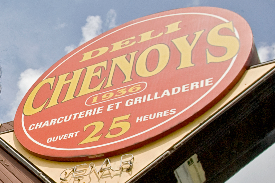 The sign of Chenoys, a deli.