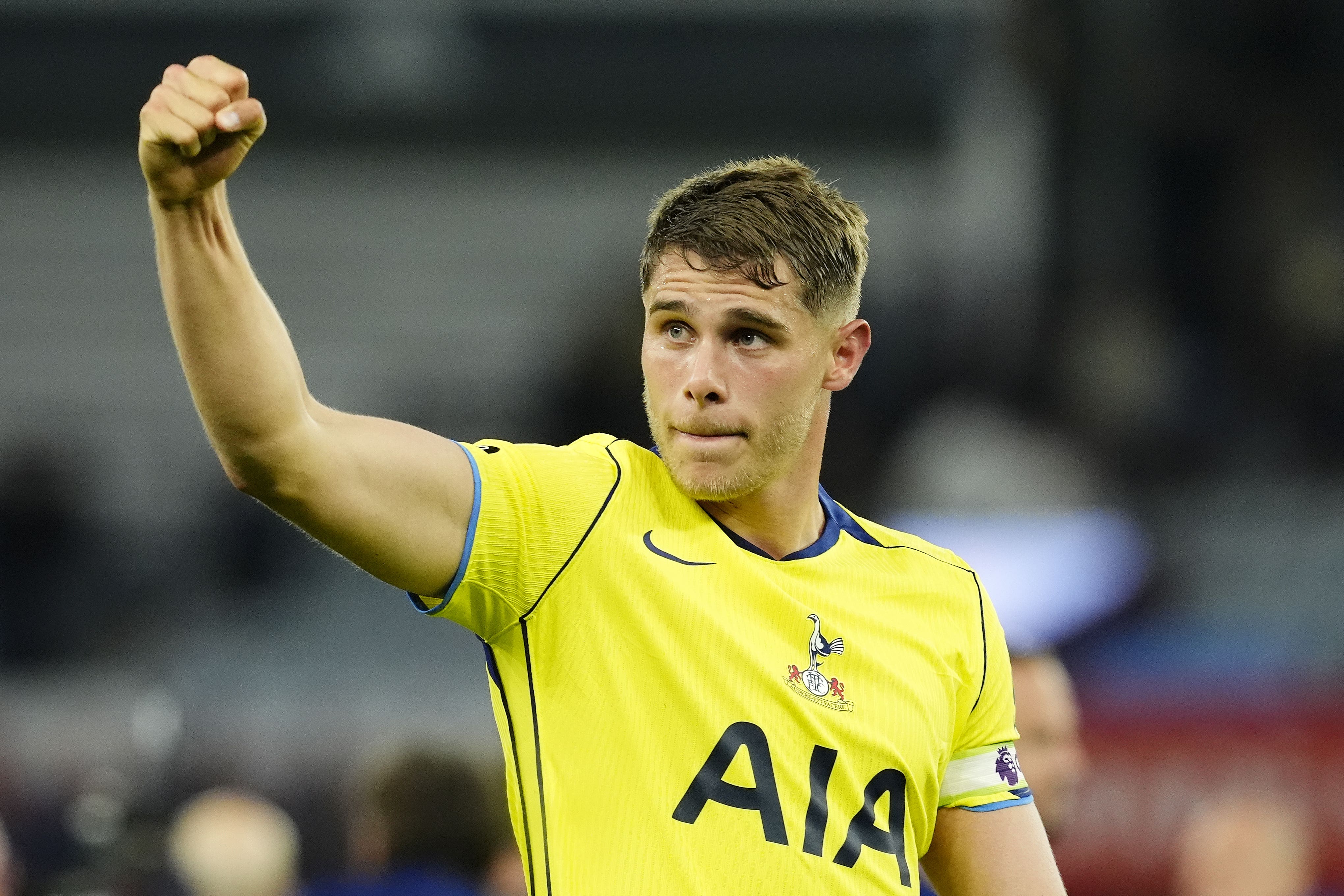 Micky van de Ven is nearing a new deal at Spurs