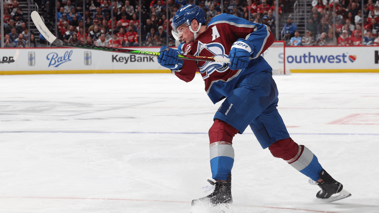 Makar signs 8-year contract with Avalanche