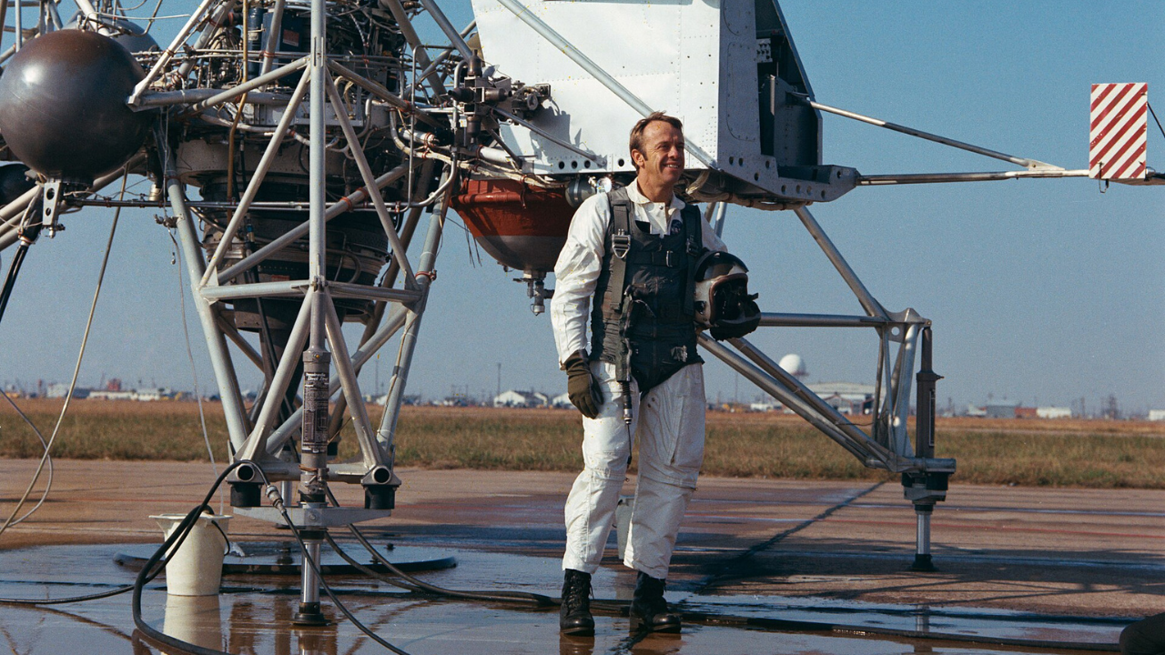 Shepard in front of the Lunar Landing Research Vehicle during training for Apollo 14 | Wikimedia Commons elephant (14)