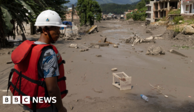 Dozens of US and Canadian citizens missing after flash flooding in Nepal - BBC