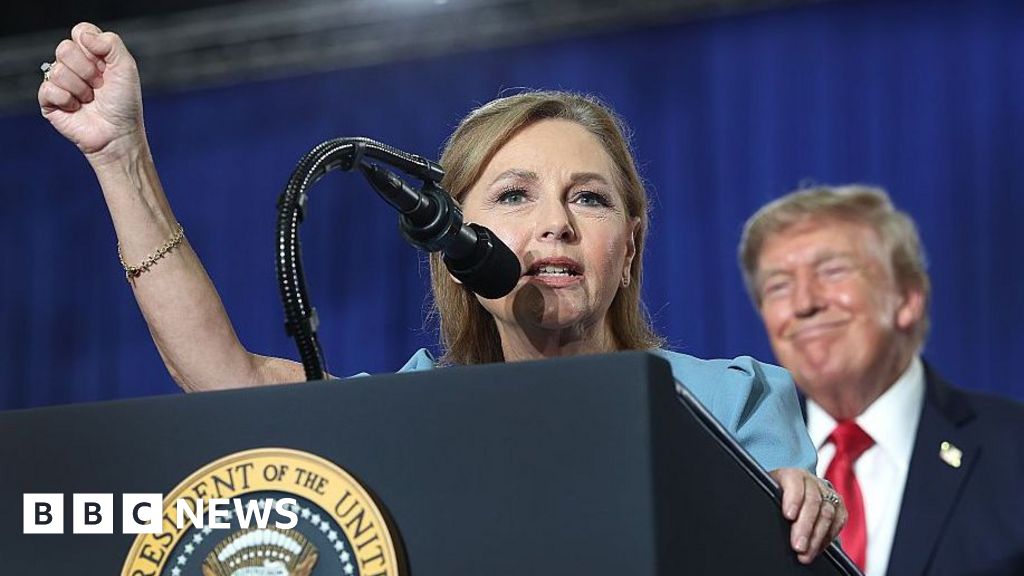 Lindsey Graham's sister wins Republican primary to contest Senate seat in November - BBC