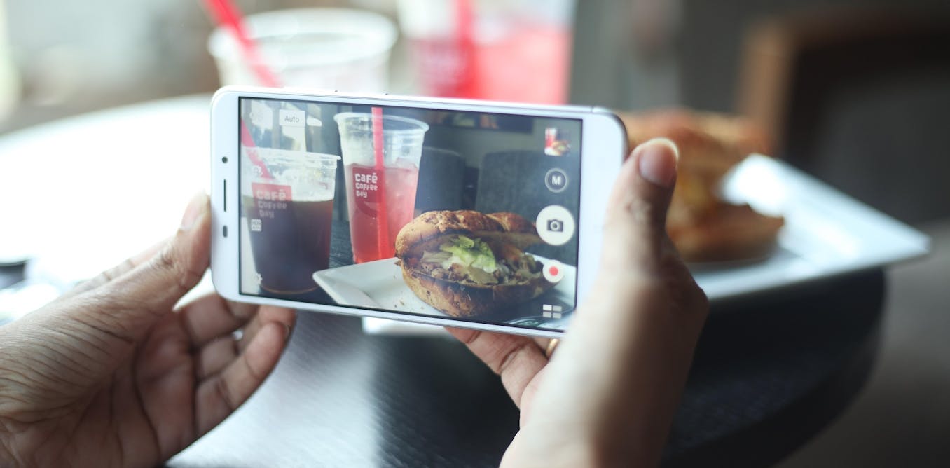 We can’t quit smartphones, but we can manage digital junk food better