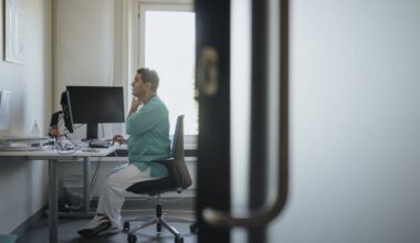 The way patients write messages to doctors might affect the response