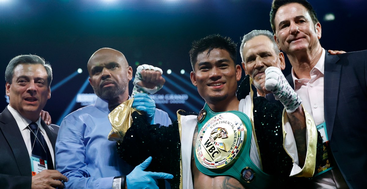 Mark Magsayo vs Andres Cortes opens Garcia vs Benn main card