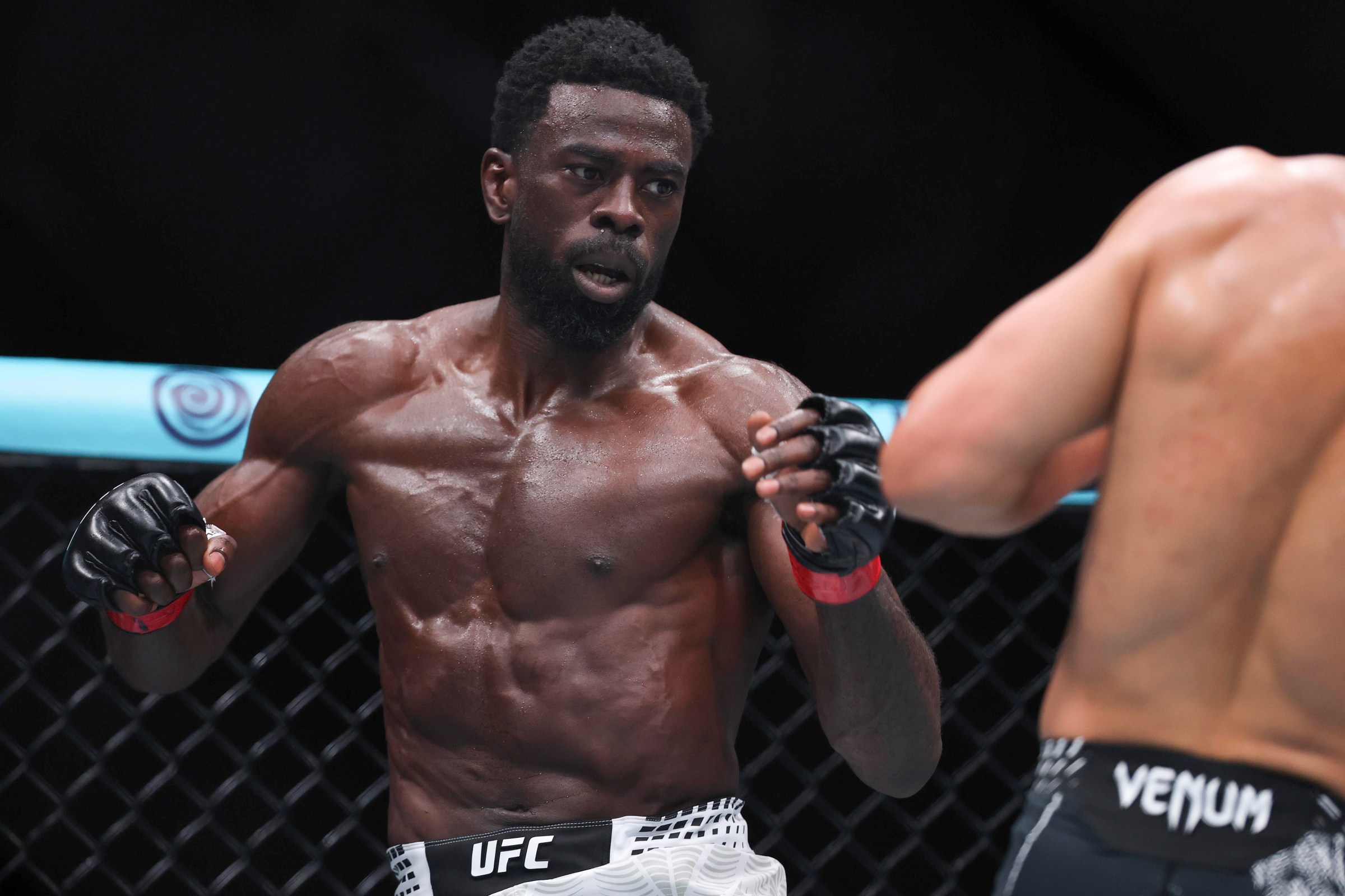 Chidi Njokuani gets a short notice opponent at UFC 330.