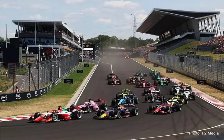 Formula 2 sprint race start