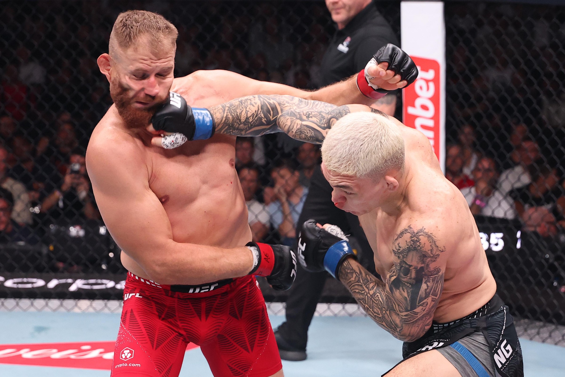 BELGRADE, SERBIA - AUGUST 01: (R-L) Navajo Stirling of New Zealand punches Jan Blachowicz of Poland in a light heavyweight fight during the UFC Fight Night event at Belgrade Arena on August 01, 2026 in Belgrade, Serbia. (Photo by Ed Mulholland/Zuffa LLC)