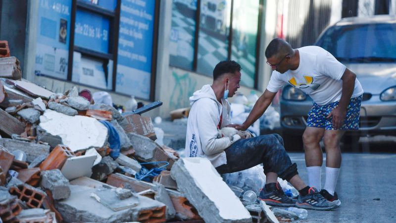 Live updates: More than 200 dead in Colombia earthquake, with rescuers unable to reach epicenter yet