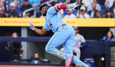 Blue Jays back Guerrero entering final playoff push