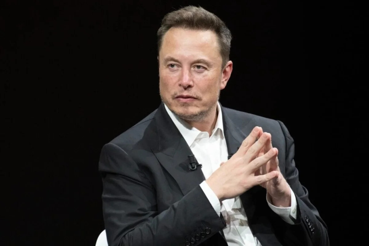 Cathie Wood Calls Disappearance of Entry-Level Corporate Jobs a ‘Blessing in Disguise,’ Backs Elon Musk’s AI-Powered One-Person Company Vision