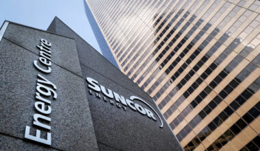 Too soon to say whether pipeline agreement could change Suncor's outlook: CEO