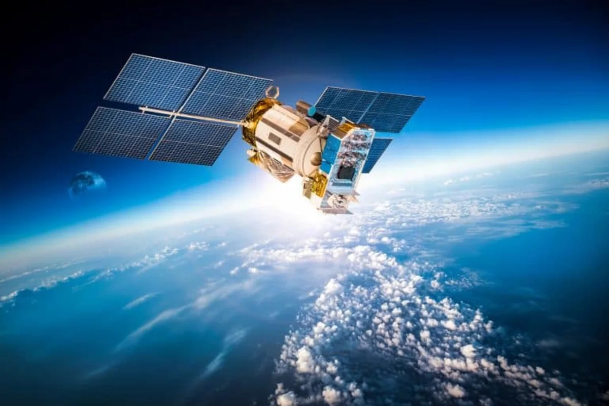 Is the 50% SpaceX stock crash a once-in-a-lifetime buying opportunity?