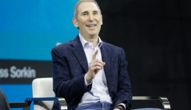 Investors love AI, as long as you’re a cloud host