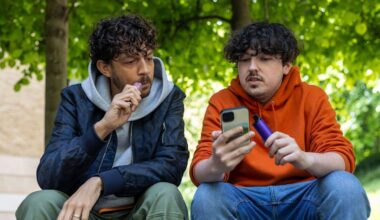 Nicotine vapes best chance to quit smoking, major review finds