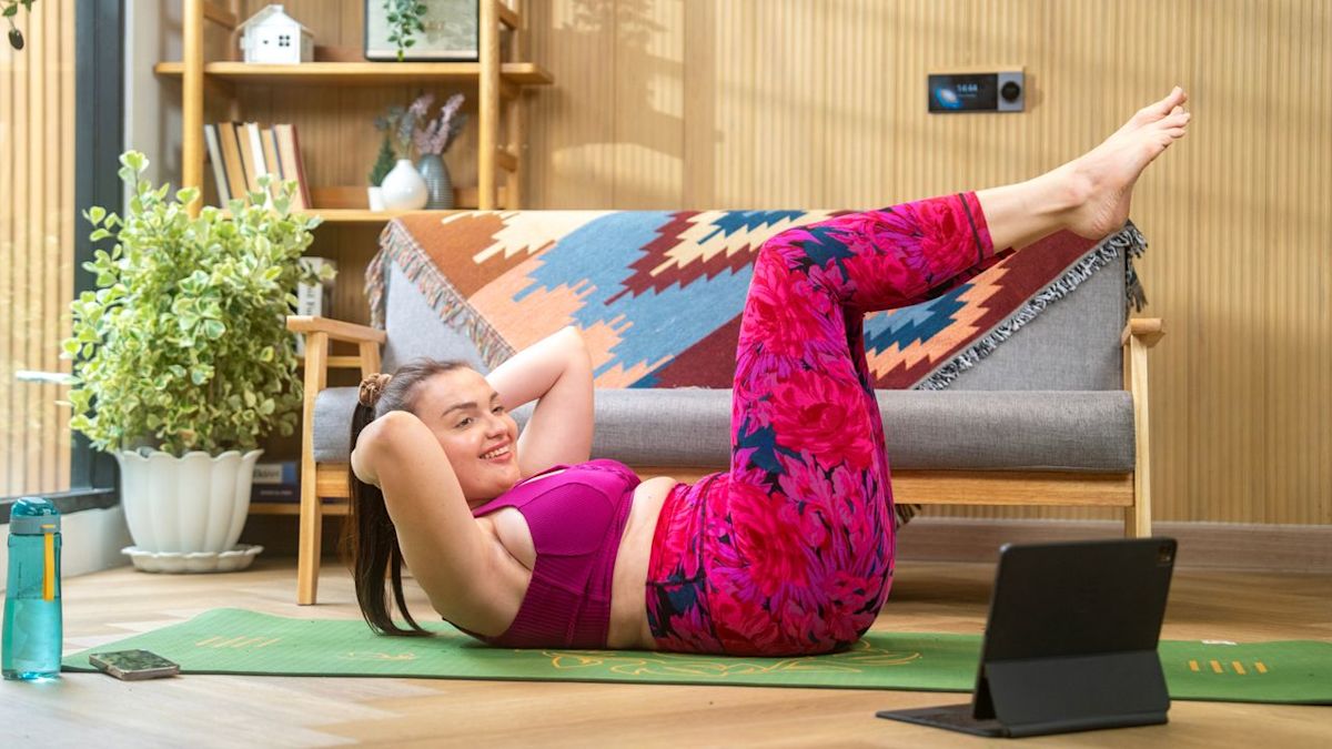 Runners—this is the last core workout you’ll ever need to maintain posture and improve efficiency with every stride