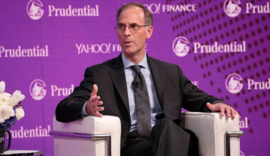 'Day of reckoning': Moody's economist Mark Zandi warns that conditions for economic crisis are falling in place for US