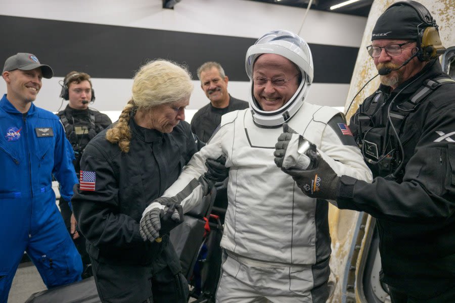 After 30 years of service, NASA astronaut Mike Fincke retires