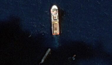 Satellite images capture race to recover Starship in the ocean