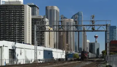 Canadian Pacific freight train on the CPKC Laggan Subdivision in downtown Calgary, Alberta
