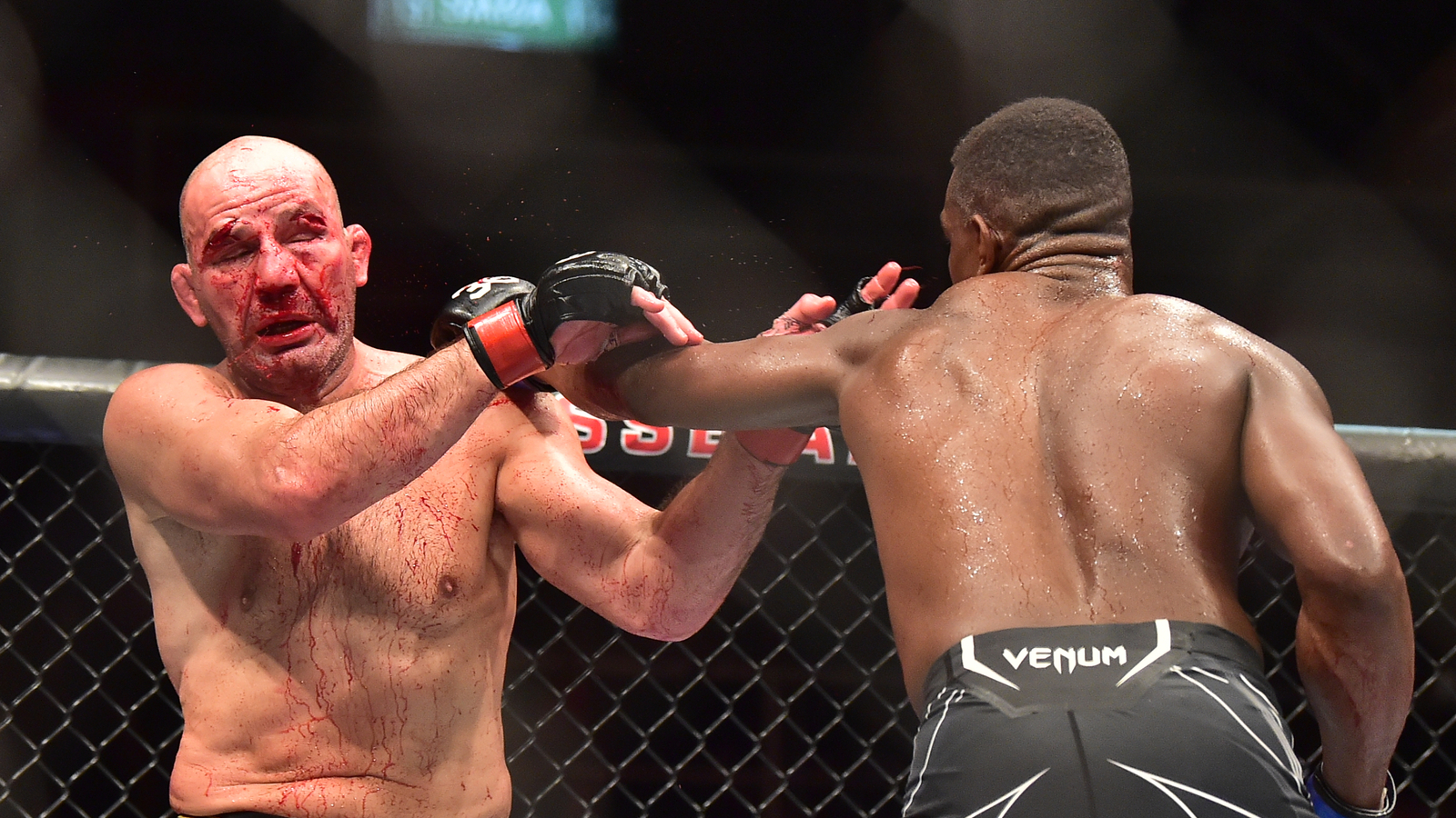 Teixeira Dominates Shogun Across Eight Rounds