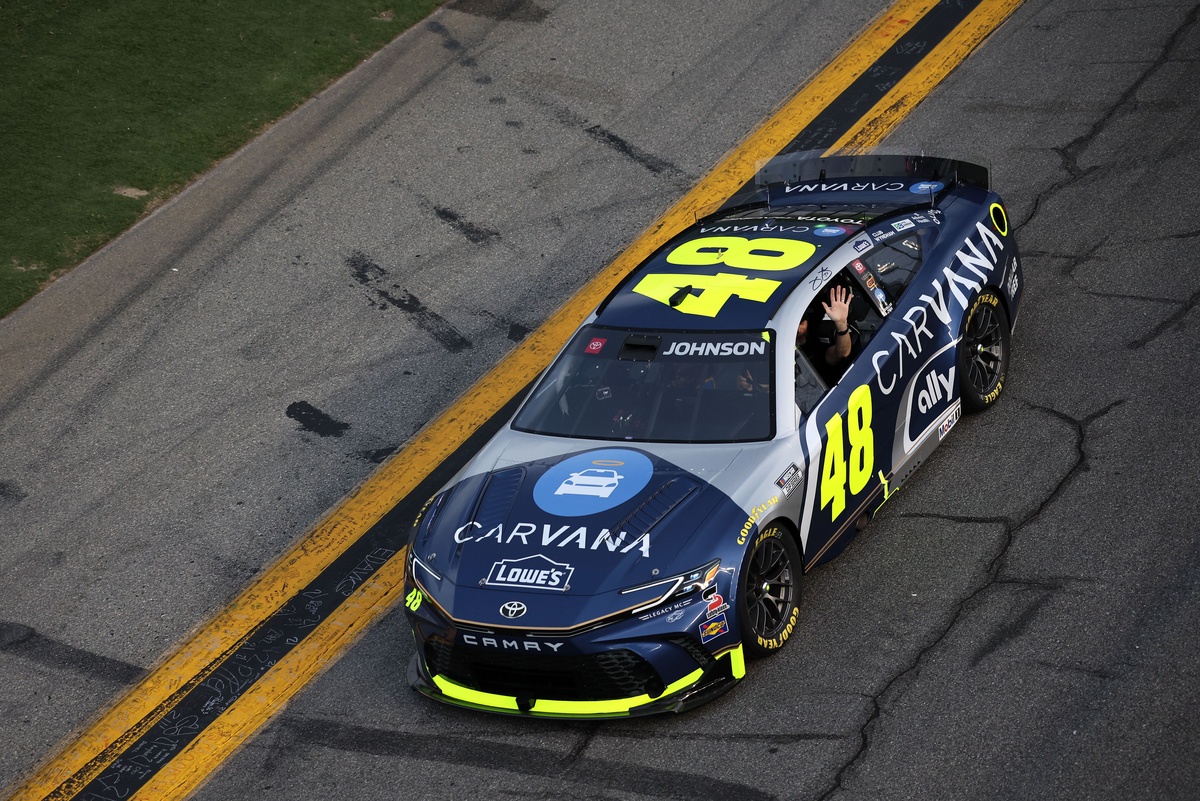 Lowe’s returns to help sponsor Jimmie Johnson in his final NASCAR race