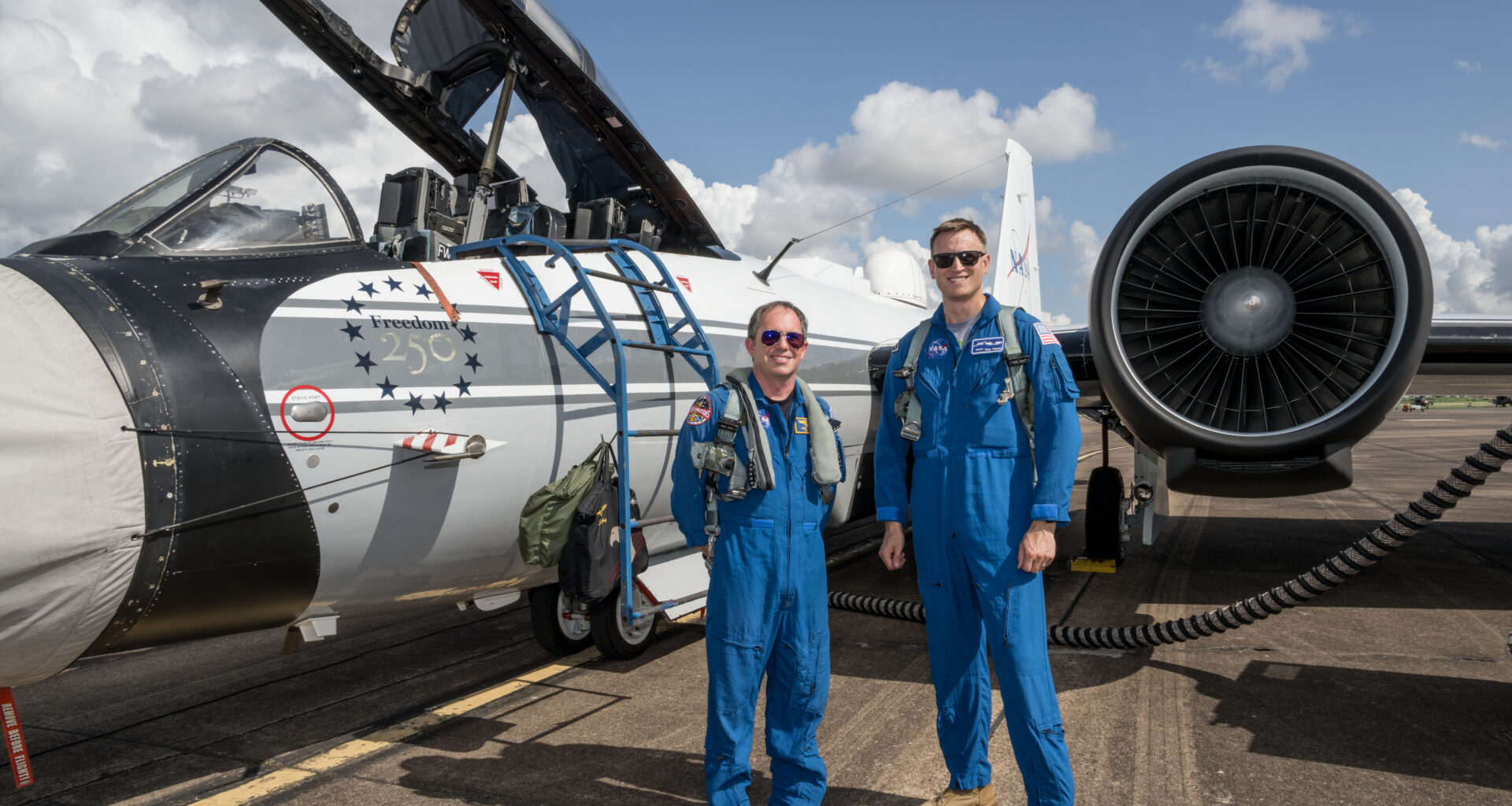 NASA Johnson Pilots Chase Moon’s Shadow for Eclipse Science 