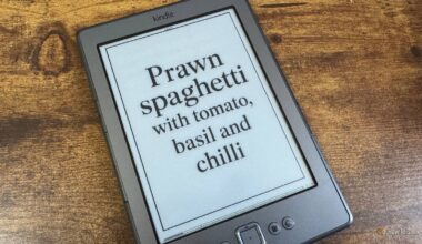 5 ways to make an old eReader more useful than a new tablet