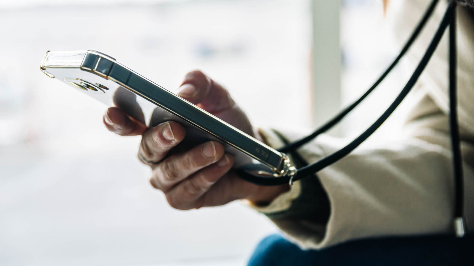 4 Smart Accessories For Your Lanyard