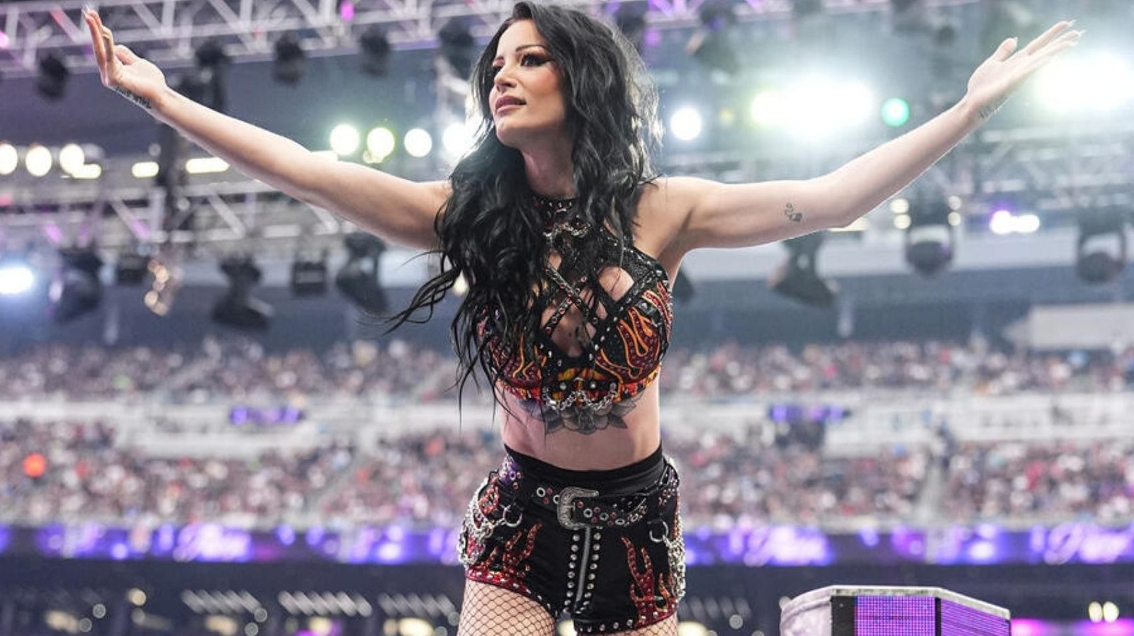 Paige Attacked By Nikki Bella After Losing WWE Women's US Title Match On SmackDown