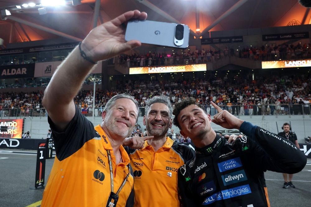 Lando Norris, McLaren, Andrea Stella, McLaren, Zak Brown, McLaren