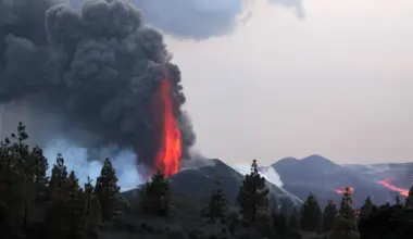 Superheated magma may power towering lava fountains