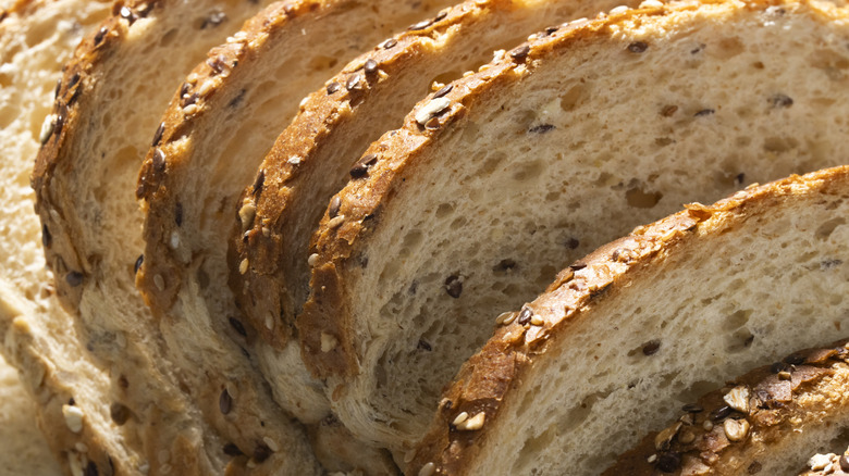 sliced multrigrain bread