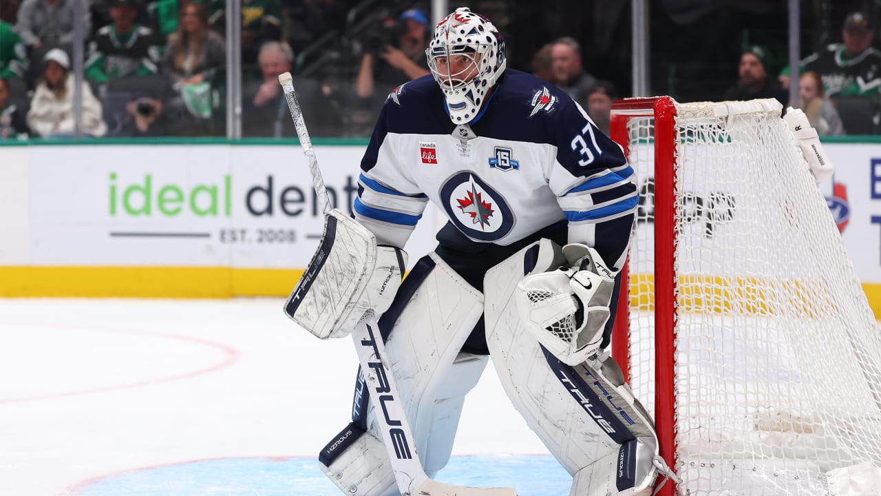 Hellebuyck makes trade request from Jets public 
