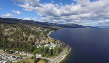 Evacuation alerts lifted in Peachland amid Bald Range wildfire in Summerland