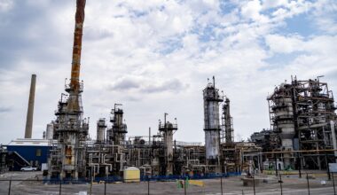 HF Sinclair to spin off lubricants business, retire former Petro-Canada refinery